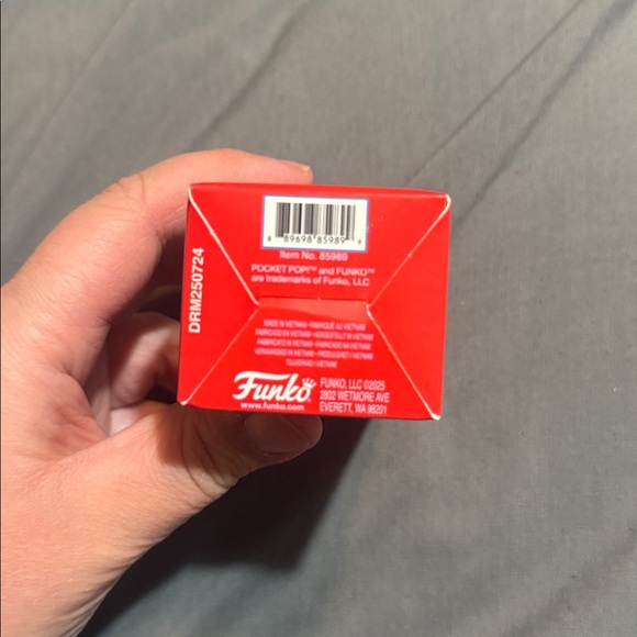 Funko Pop! Keychain Tuxedosam - Picture 7 of 7